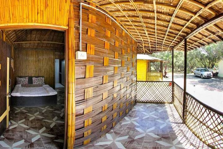 Room 3 of 16