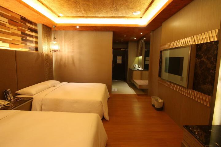 Room 18 of 51