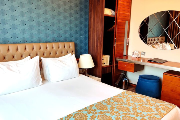 Room 21 of 68