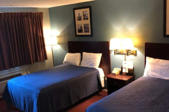 Room 12 of 38