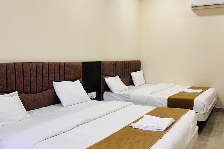 Room 12 of 21