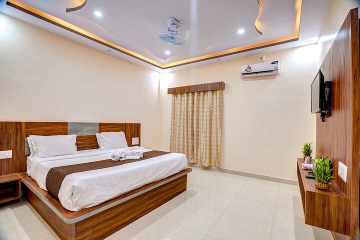 Room 12 of 27