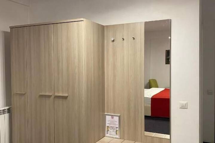 Room 13 of 21