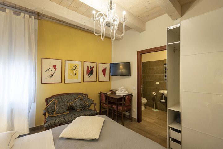 Room 6 of 53
