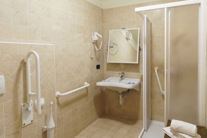 Room 12 of 26
