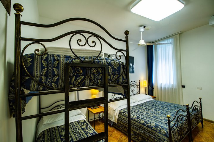 Room 12 of 35