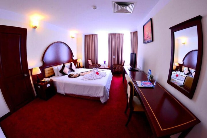Room 12 of 50