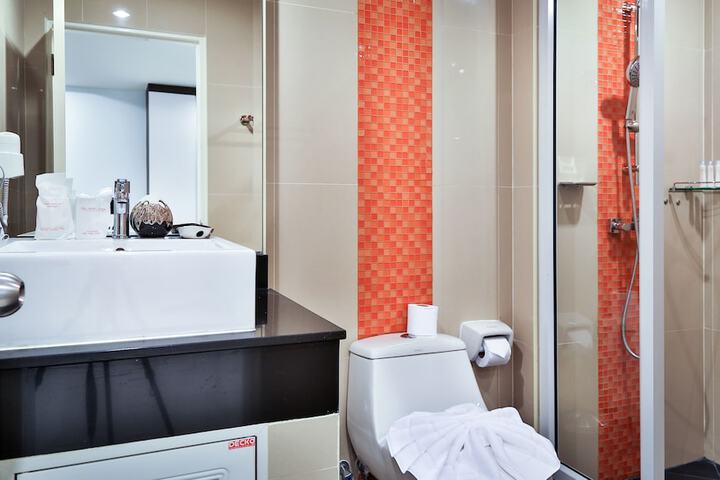 Room 28 of 42