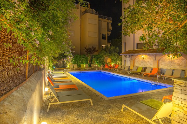 Hotel with Pool