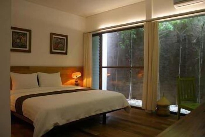 Room 10 of 61