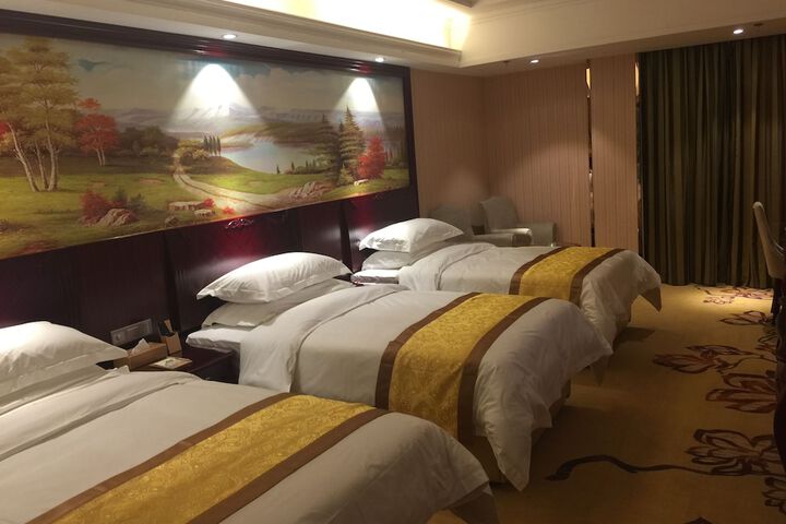 Room 7 of 17