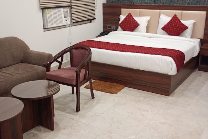 Room 5 of 17