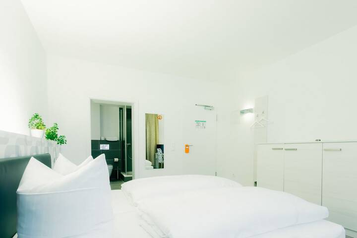 Room 7 of 34