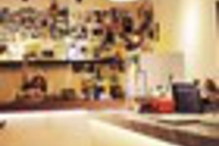 Lounge 128 of 180