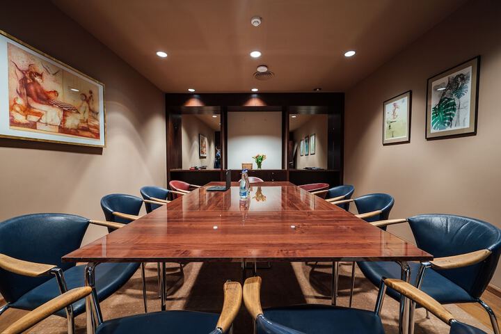 Business Center 148 of 156
