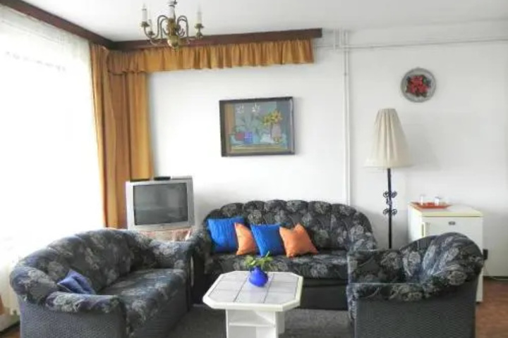 Room 6 of 22