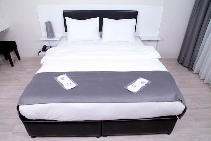 Room 34 of 60