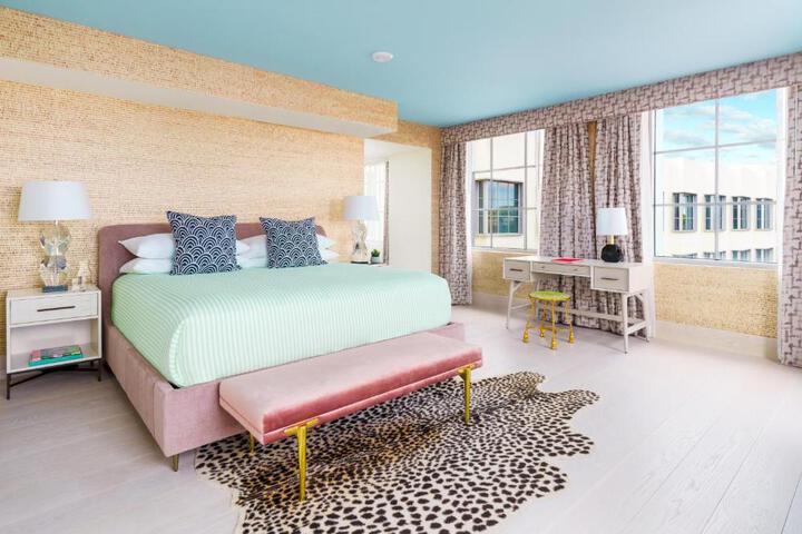 1 Queen Bed (11 of 21)
