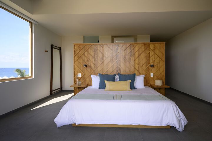 Room 4 of 92