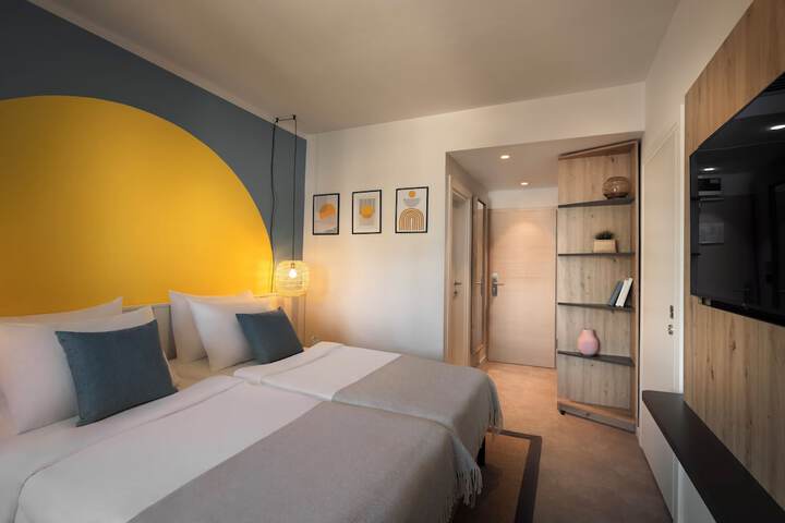 Room 4 of 50
