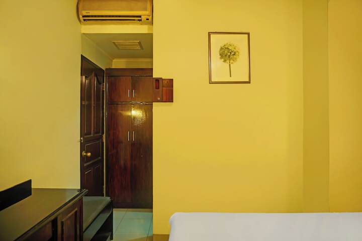 Room 12 of 34