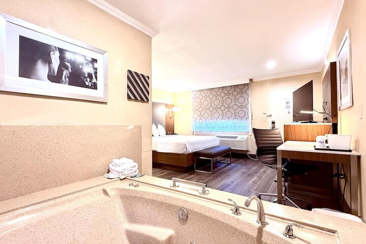 Jetted tub