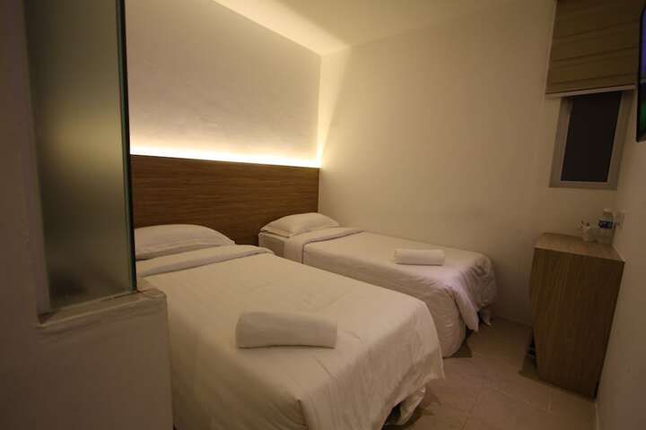 Room 8 of 38