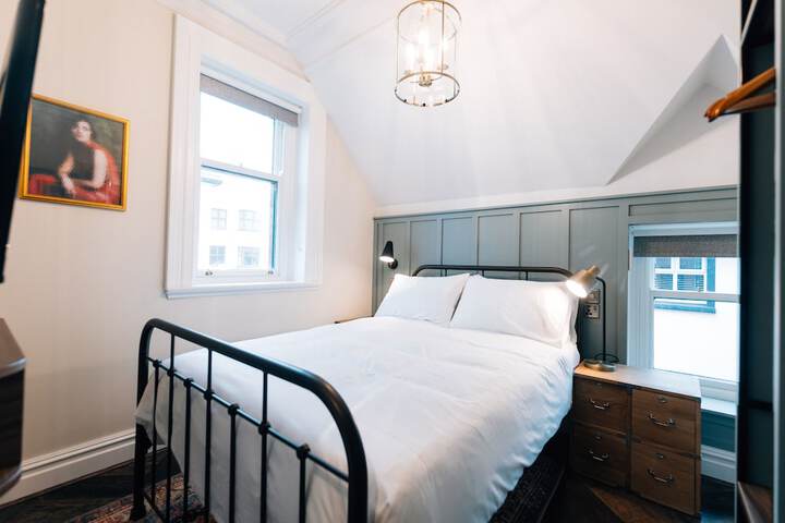 Room 8 of 55
