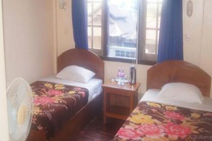 Room 14 of 32