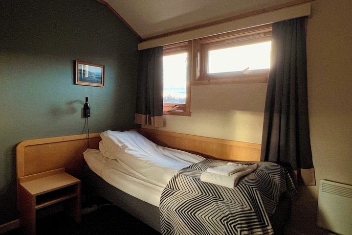 Room 28 of 63