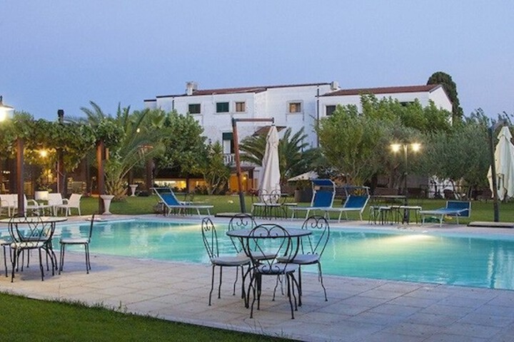 Pool 42 of 74