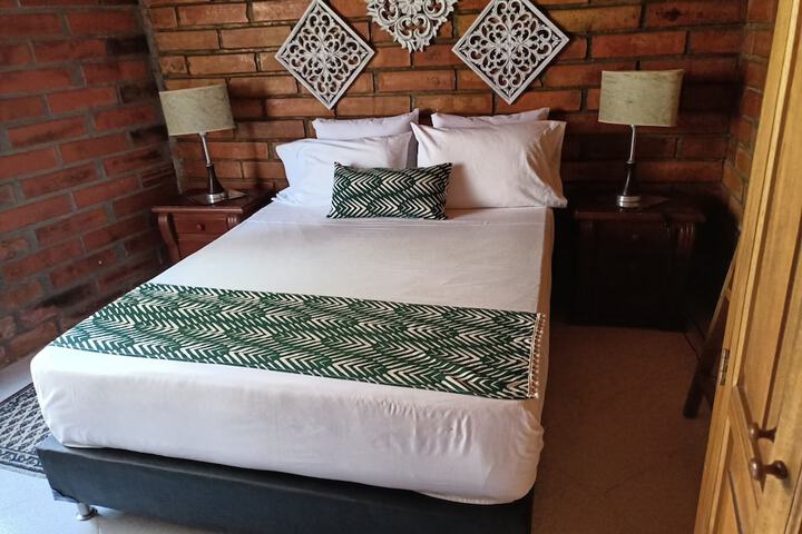 Room 3 of 20