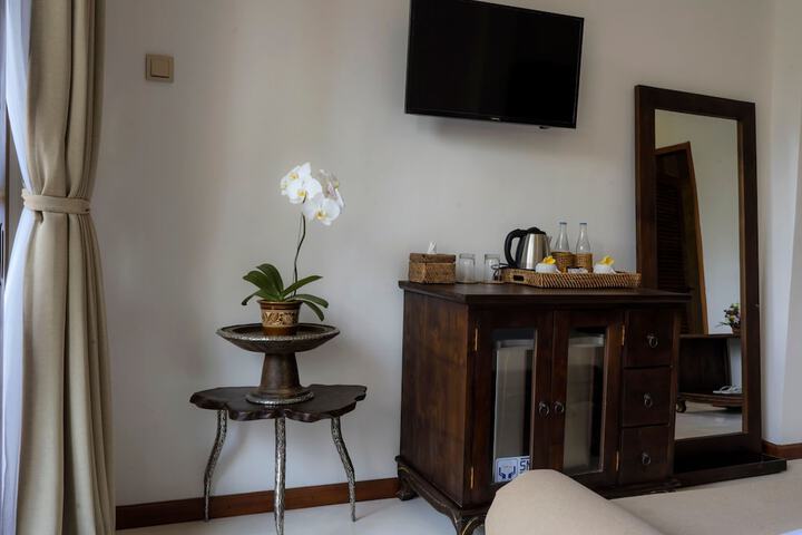 Room 18 of 185