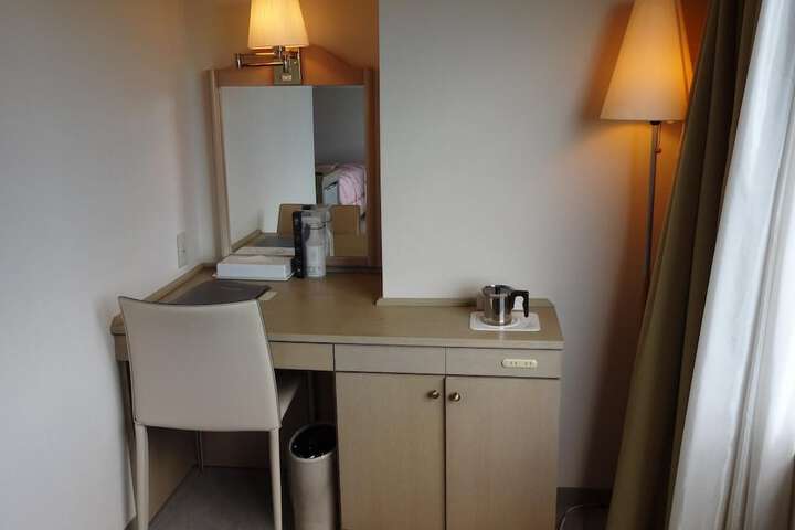 Room 14 of 39