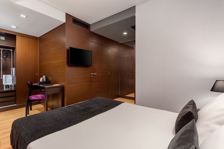 Room 12 of 66