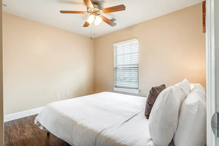 Image of Lasalle 2C · Comfortable 4BR Apt. Perfect for Groups / families