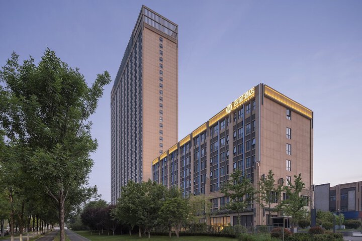 Hotel 6 of 7