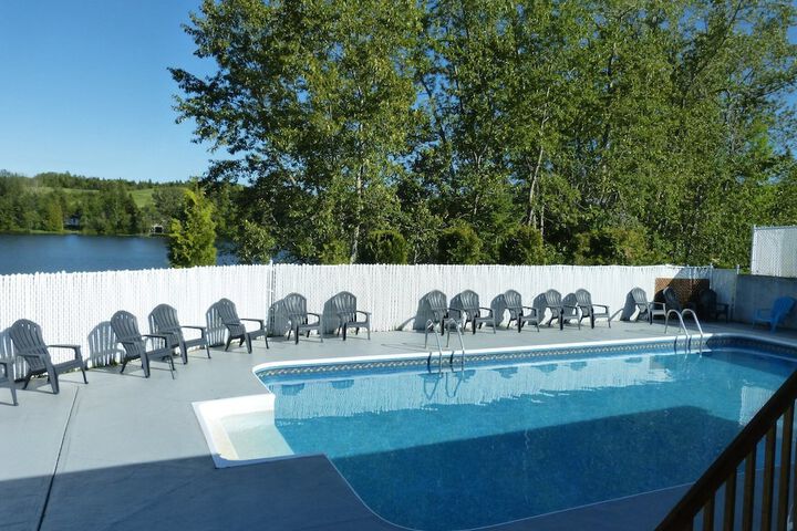 Pool 64 of 81