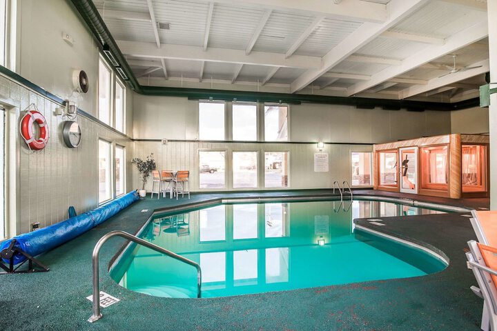 Pools & Facilities