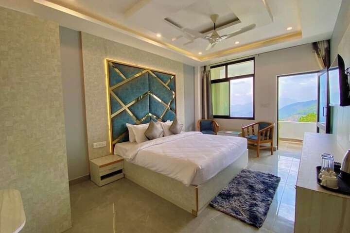 Room 3 of 6