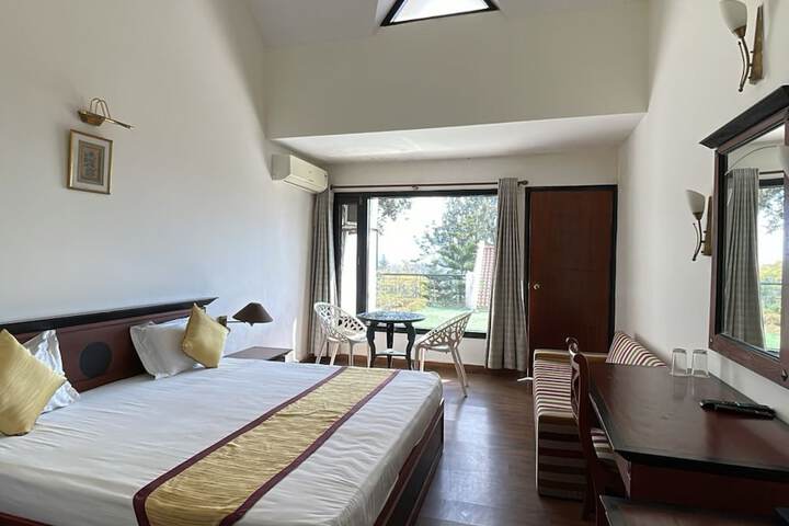 Room 4 of 35