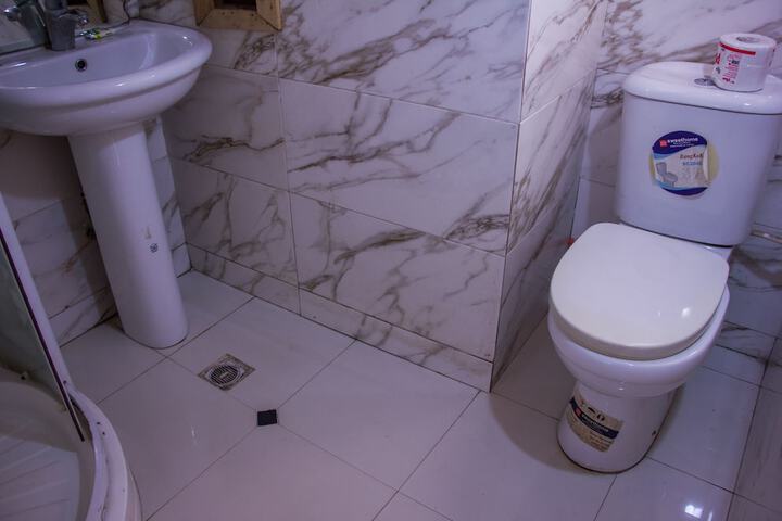 Room 12 of 25