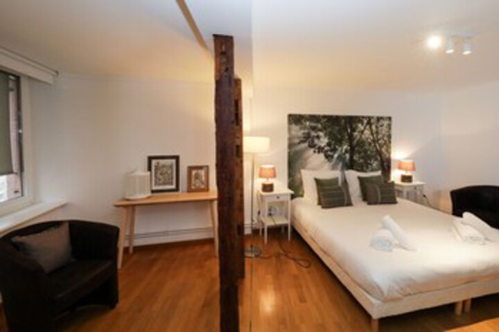 Room 37 of 60