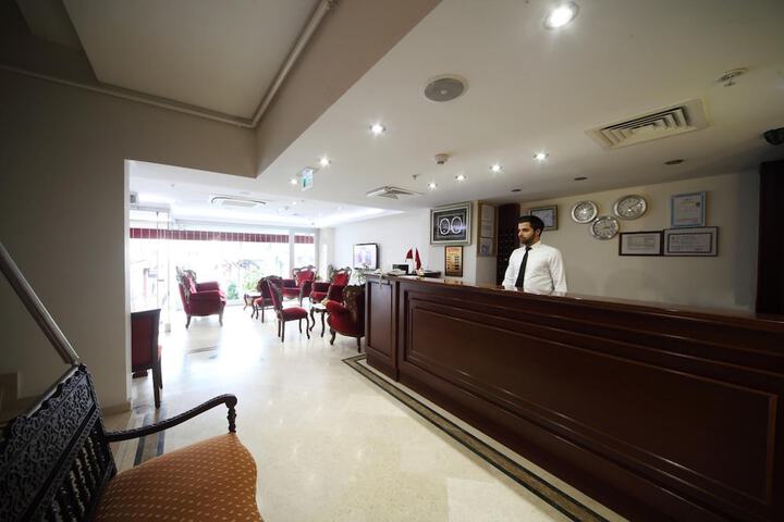 Entrance & Lobby