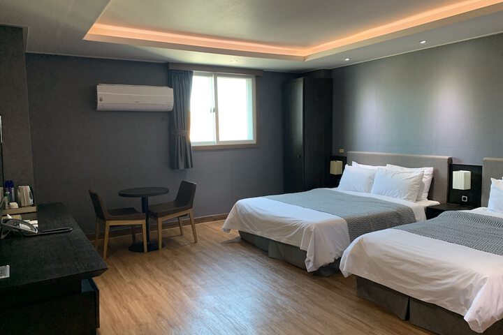Room 55 of 119