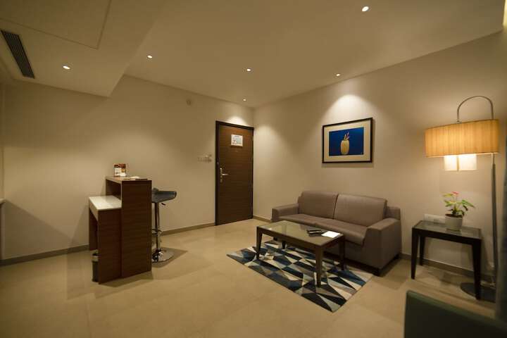 Room 10 of 18
