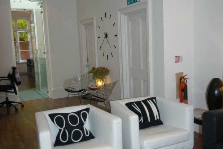 Guest Lobby