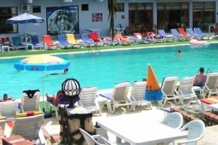 Pool 31 of 68