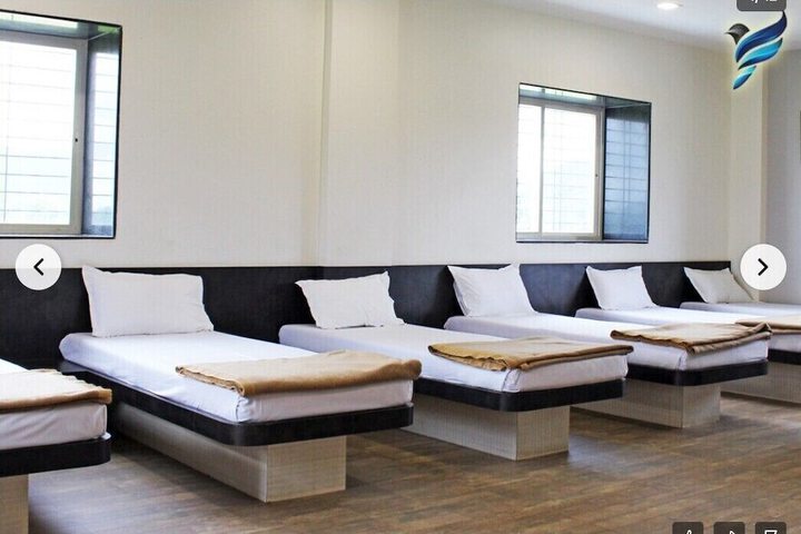 Room 2 of 34