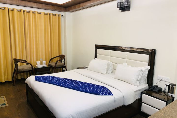 Room 9 of 40